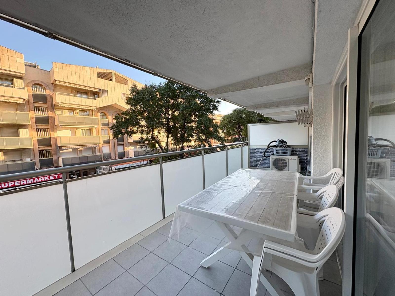 Chez Chantal 3 Chambres Au Centre Touristique De Salou Avec Garage Eksteriør bilde